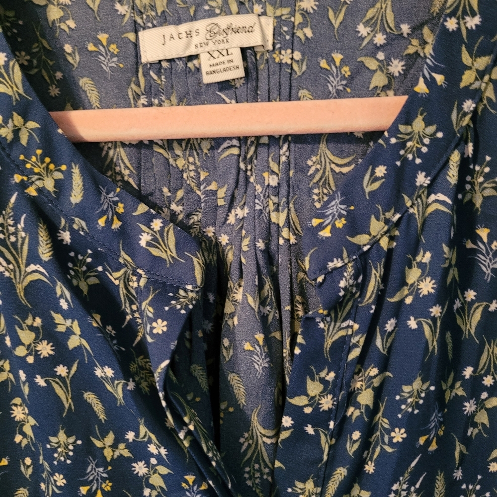 Jach's Girlfriend New York floral blouse - XXL.        J68 - Picture 5 of 10
